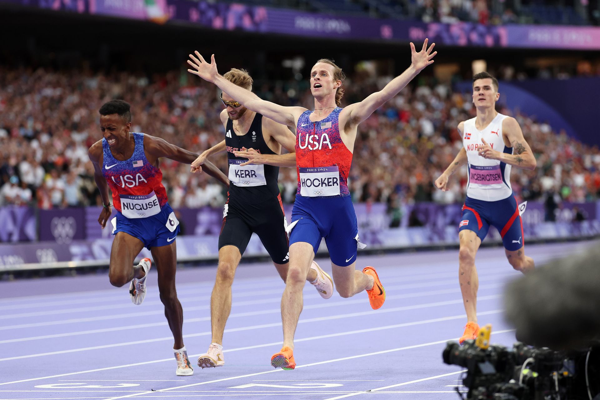 Cole Hocker ünnepel. A szakértők sem hittek abban, hogy győzhet (Fotó: Getty Images)