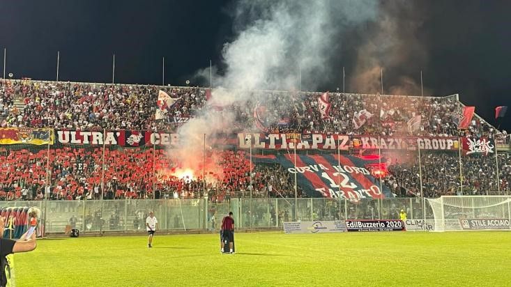 A stadionidiotizmus újabb példája az olasz harmadosztályban. (Fotó: Tadaro)