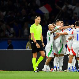 Hárommal válaszoltak az olaszok az első perces francia gólra; Debrecenben nyertek a belgák