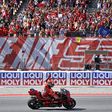 Öccsének bukása után Marc Márquez nyerte a barcelonai sprintfutamot