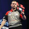 Darts: Adrian Lewis és a címvédő is kiesett a World Grand Prix-n
