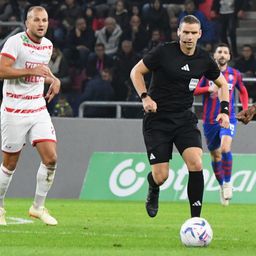 Döbbenet: ezért nem végezhette el a középkezdést a szurkoló az NB I-ben