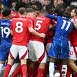 A Nottingham parázs meccsen megtörte a Chelsea győzelmi sorozatát; megint nem nyert a Man. United