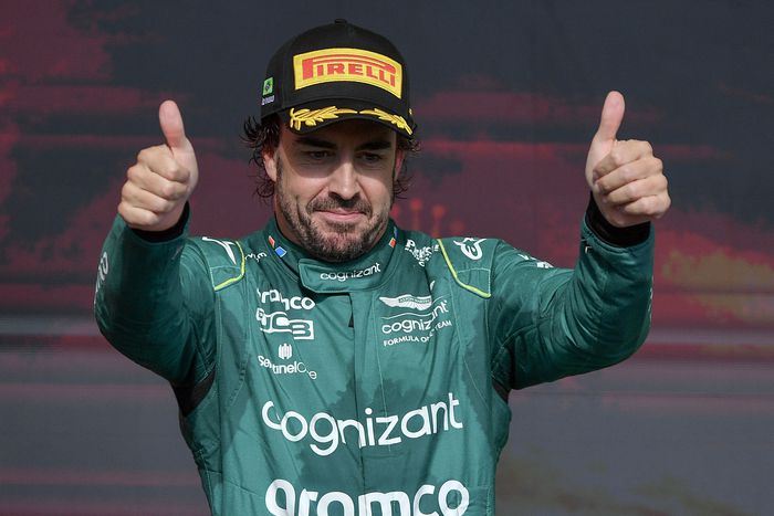 Fernando Alonso feledhetetlen manővert mutatott be