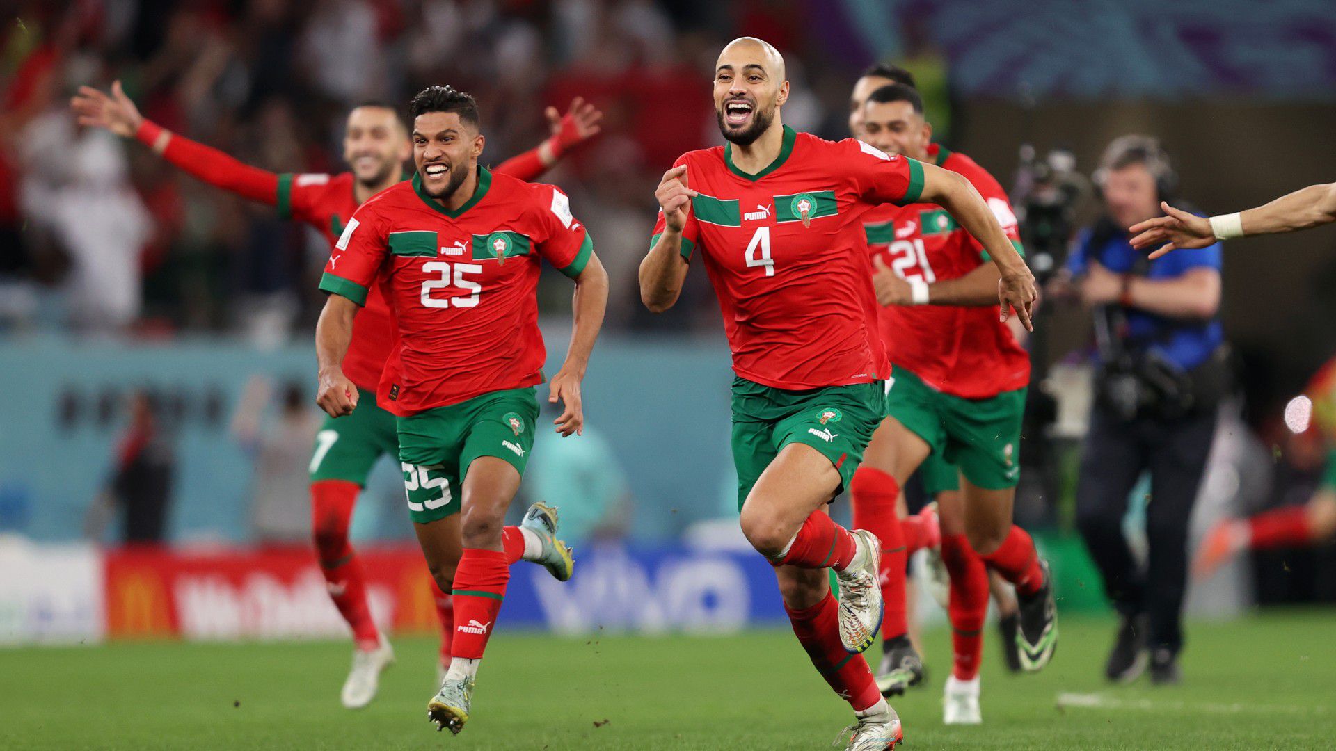 Meglepetés! Negyeddöntős a spanyolokat kiejtő Marokkó a vb-n