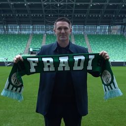 Keresztet tetováltatott magára, és karaokézni is szeret a Fradi új edzője – ismerje meg Robbie Keane-t!