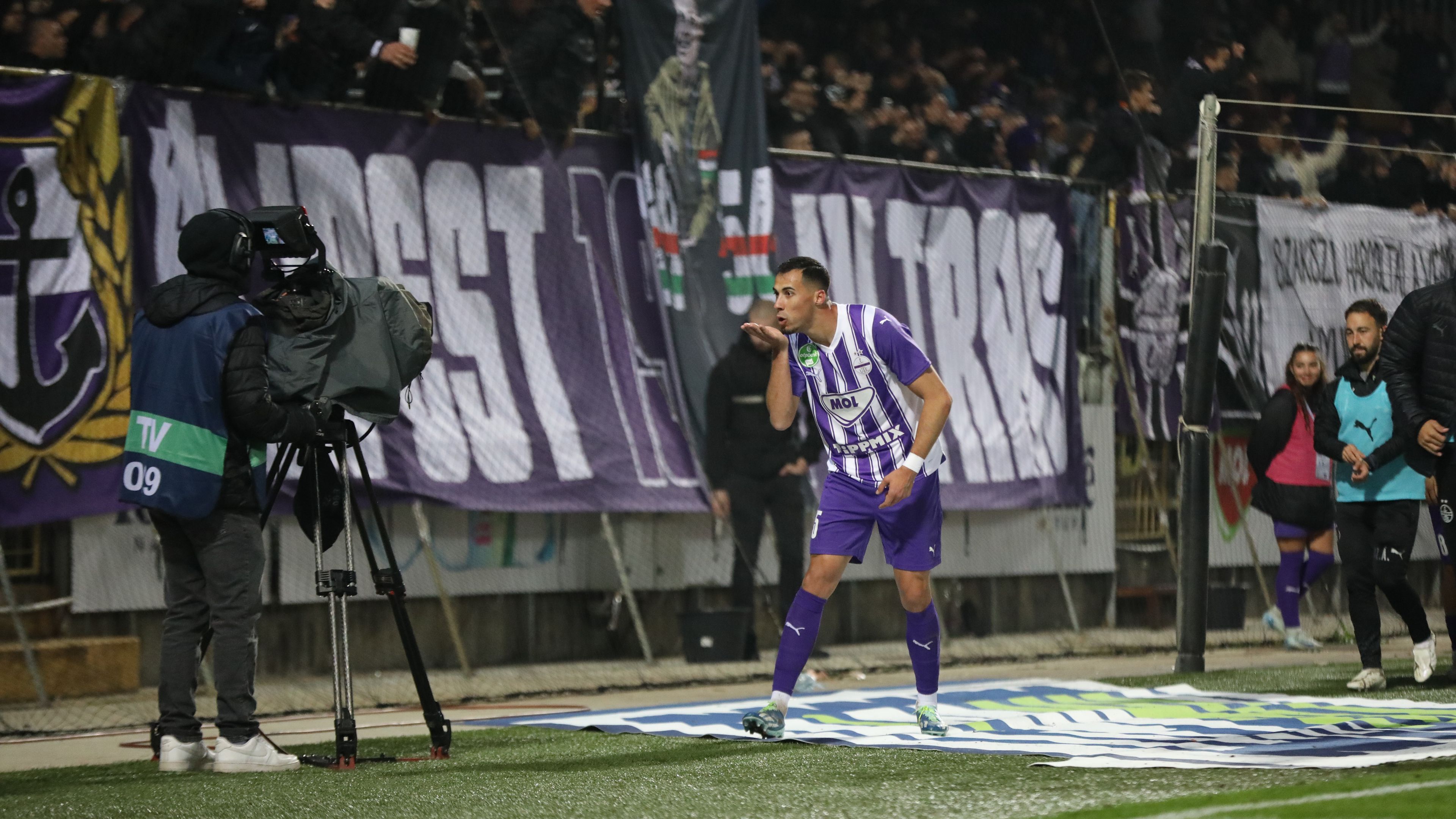 Ivan Rakitic és Gennaro Gattuso csapatával is játszik az Újpest