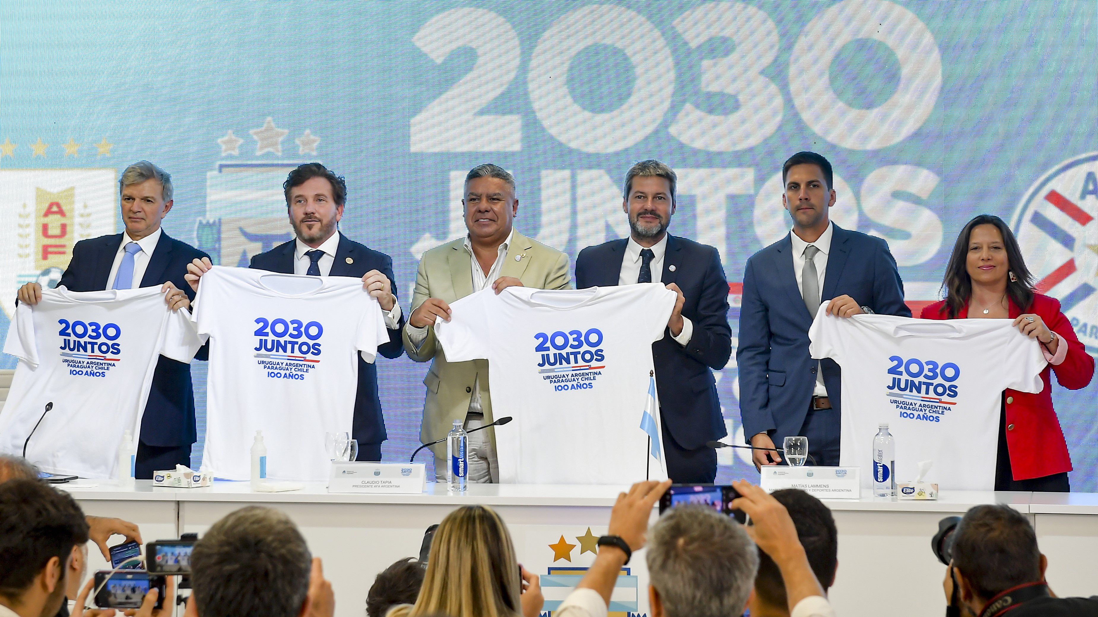 Argentína, Chile, Uruguay és Paraguay együtt pályázta meg a centenáriumi világbajnokság megrendezését.
