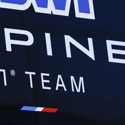 F1-hírek: túl a negyedik autóbemutatón, megérkezett az új Alpine! – fotók