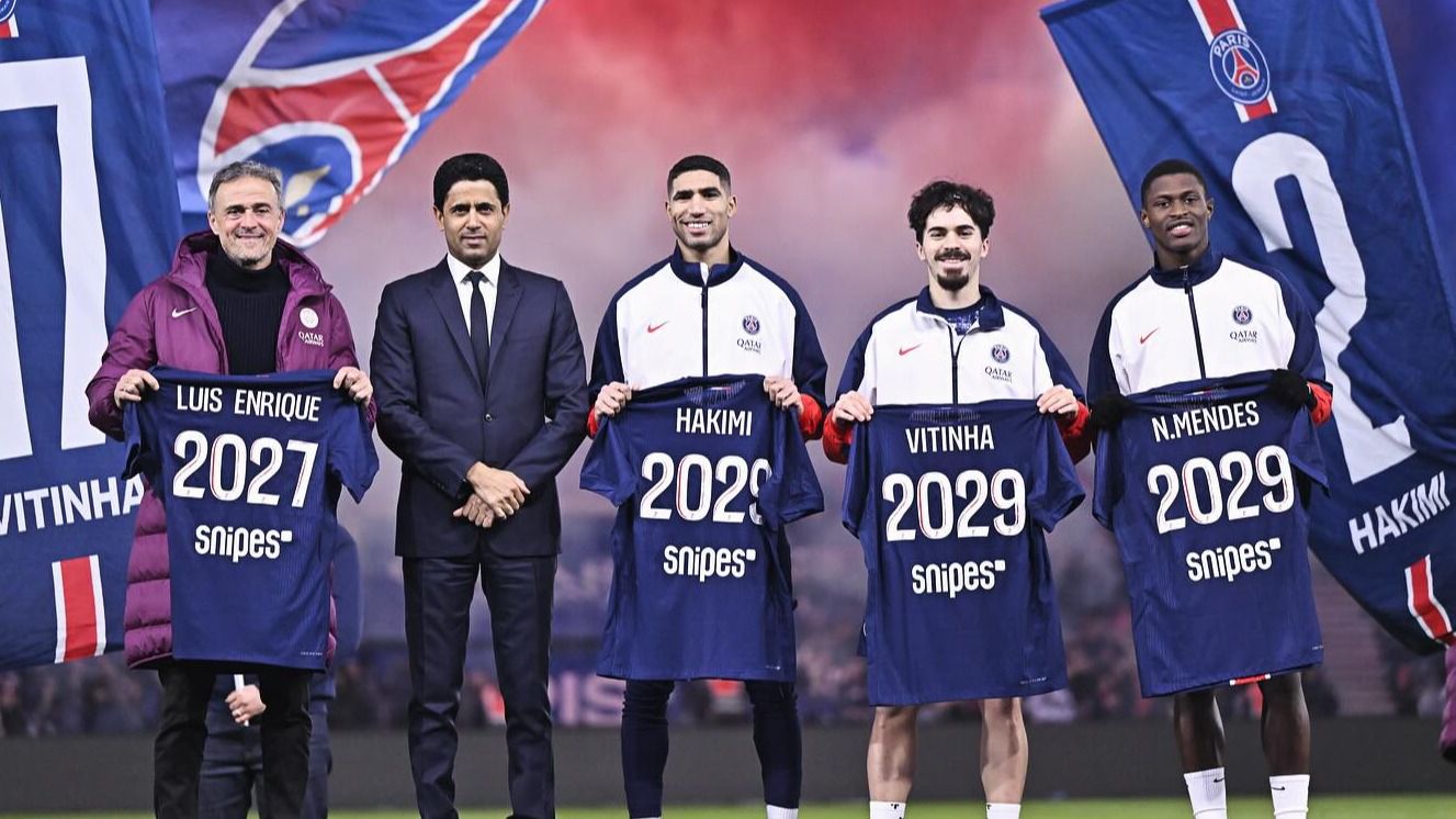 Vezetőedzőjéről és hat játékosáról is döntött a PSG