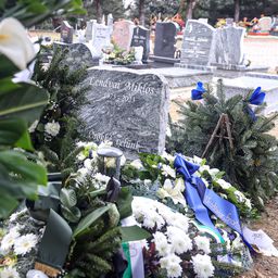 Videó: „Ezt a veszteséget sosem tudjuk feldolgozni" – így búcsúztak Lendvai Miklóstól