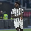 Kivásárolta szerződéséből a Juventus a válogatott csatárt