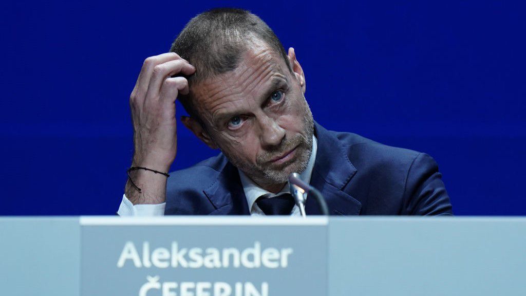 Sajátjai vádolják az UEFA újraválasztott elnökét: meghamisította az önéletrajzát