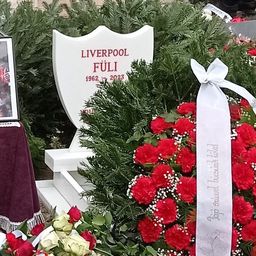 Angliából is nézték az élő közvetítést a legnagyobb magyar Liverpool-szurkoló temetéséről