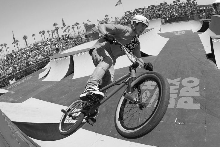 Motorbalesetben meghalt a híres BMX-versenyző