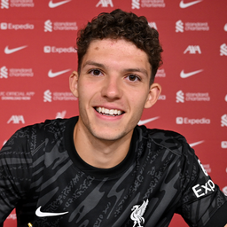 Itt a nagy bejelentés: Pécsi Ármin a Liverpoolhoz igazolt!