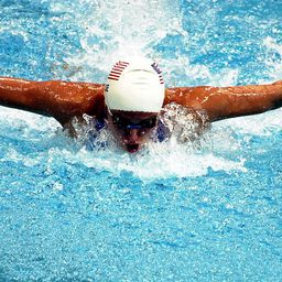 Sporttörténelmet írt a 47 éves úszó