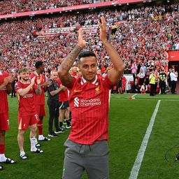 Váratlan bejelentés: visszavonul a Liverpool középpályása!
