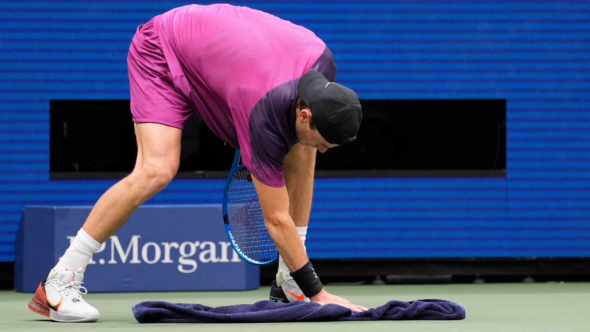 Találja ki, mit csinál a képen a US Open elődöntőse!