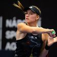 Női tenisz: Ribakina nyerte a wimbledoni bajnokok csatáját