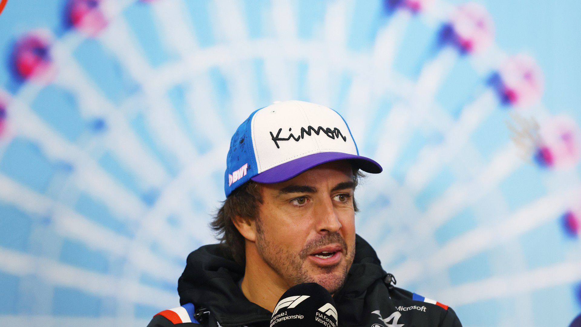 Fernando Alonso nyerte az esős első szabadedzést Japánban