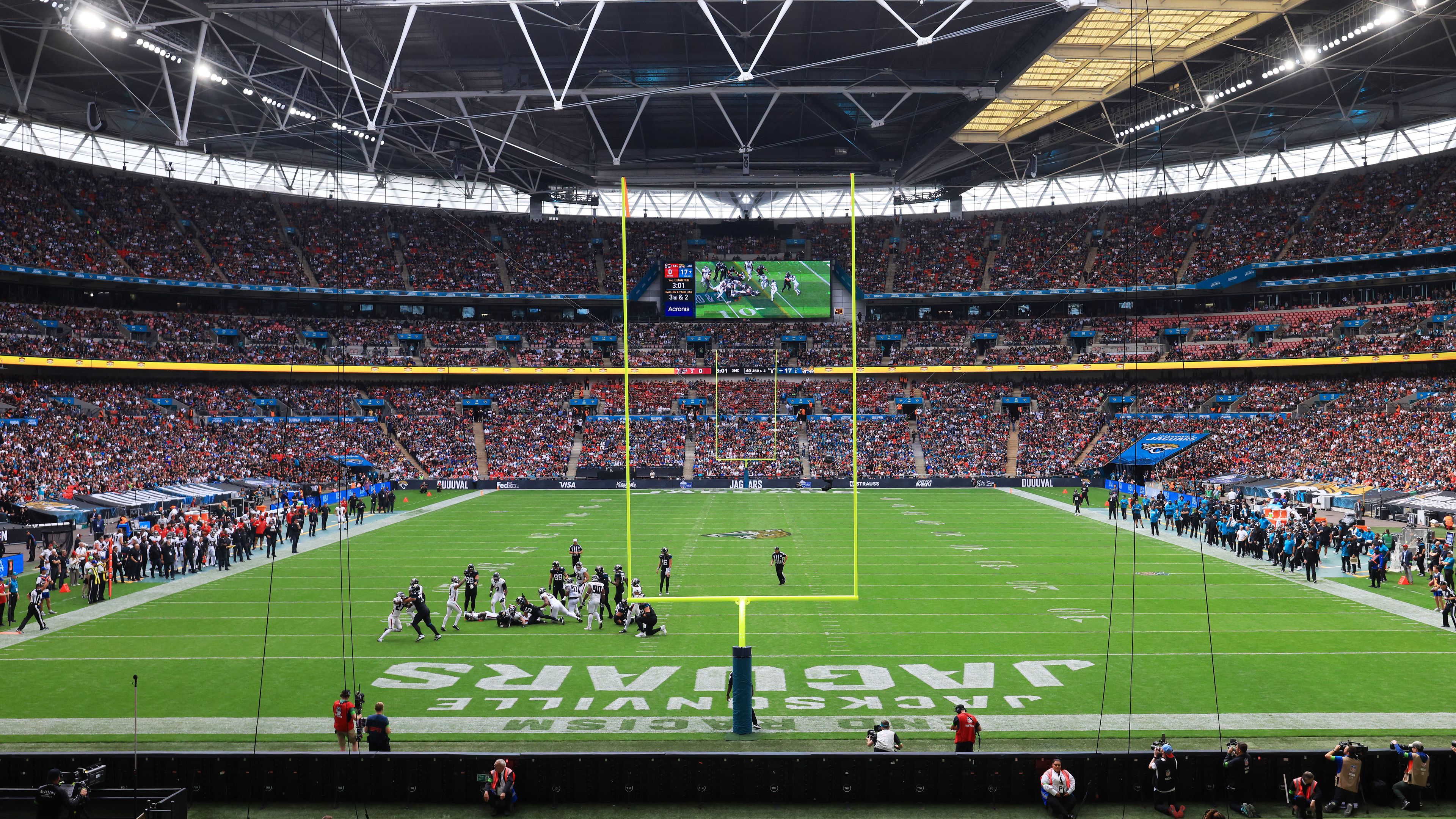 Londonban indul és a nyugati parton ér véget a vasárnapi NFL-dömping