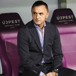 Az Újpest vezetőedzője a szurkolókat és kapusát dicsérte a DVTK legyőzése után – videóval