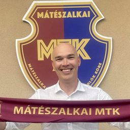 A korábbi magyar válogatott játékos a vereség után felajánlotta a lemondását