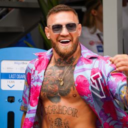 Videón, ahogy Conor McGregor angol sztárfocistára „támadt”