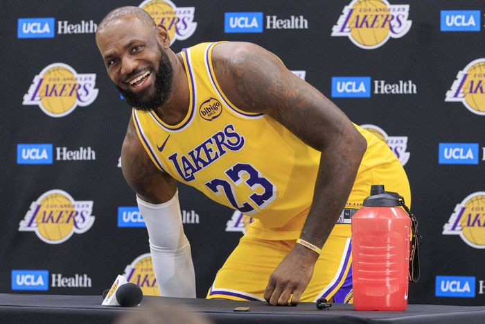 LeBron James bizonyára nagyot mosolygott a szurkolók találgatásain