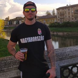 „Ezt is csak velünk lehet megcsinálni!” – panaszkodik az egyik pórul járt magyar focidrukker