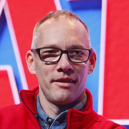 Elárverezhetik Csollány Szilveszter családjának házát