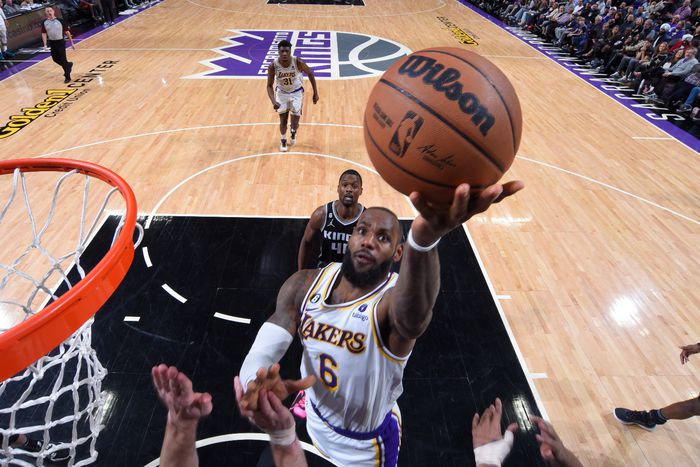 LeBron James vezérletével a Lakers Sacramentóban is nyert