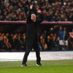 Mourinho dühöngött, a bíró kiállította – videóval