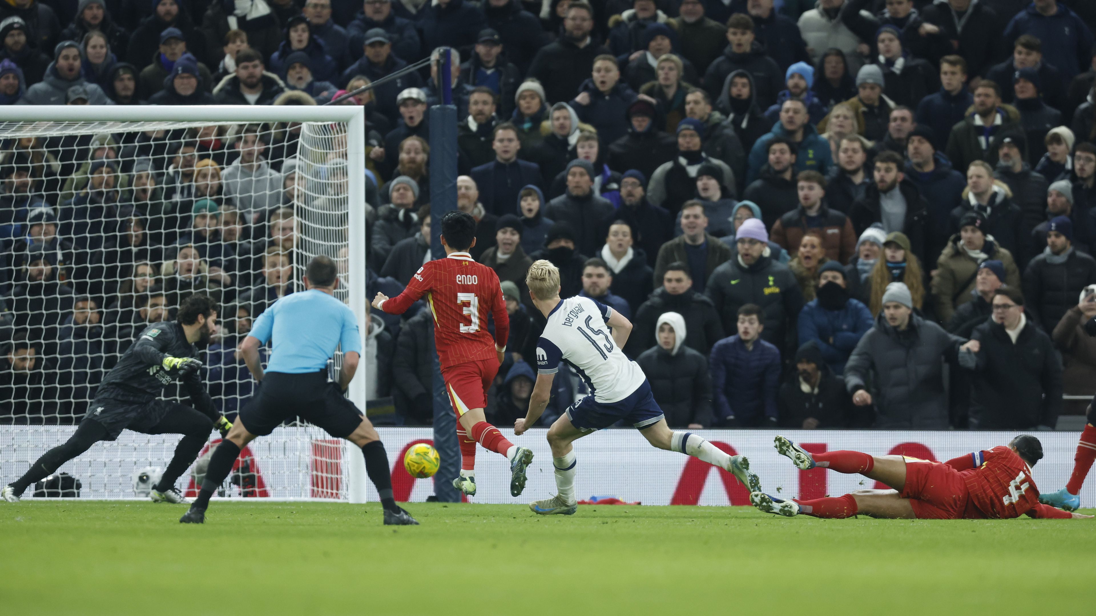 Elmaradt egy piros lap? Vereséget szenvedett a Spurs otthonában a Liverpool