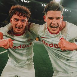 Jánó Zétény (jobb oldalt) győztes gólt szerzett és Berki Marcell is beállt (Fotó: Facebook/FC Red Bull Salzburg)