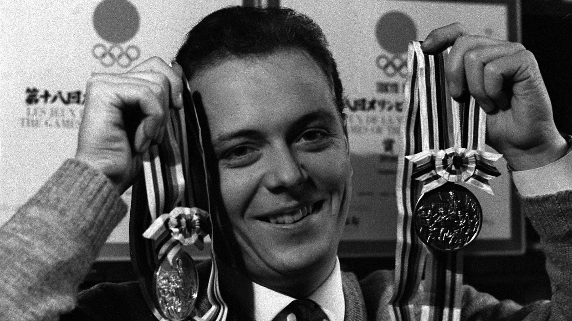 Aktív pályája csúcsán: az 1964-es tokiói olimpián nyert arany- és bronzérmével (Fotó: MTI/Petrovits László)