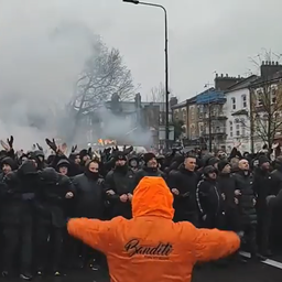Látni kell a Milan-szurkolók vonulását Londonban – videóval