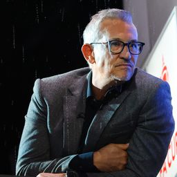 Szélsőséges politikai megnyilvánulása miatt került bajba az angol legenda – videóval
