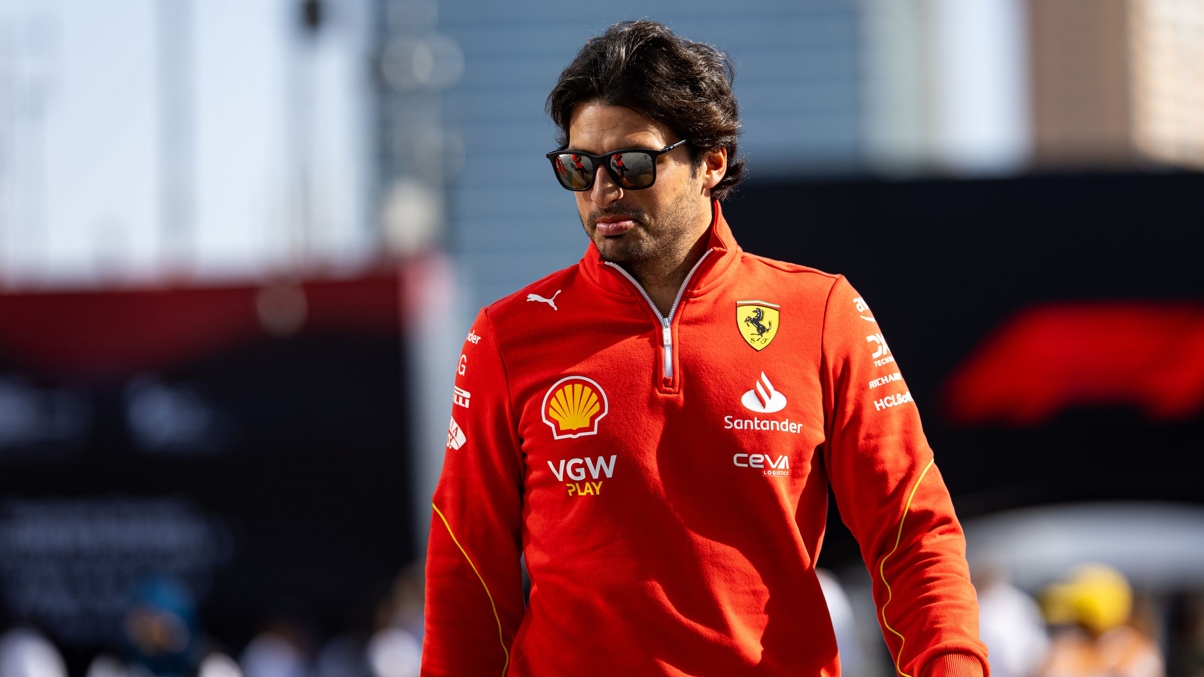 F1-hírek: pilótát kell cserélni a Ferrarinál