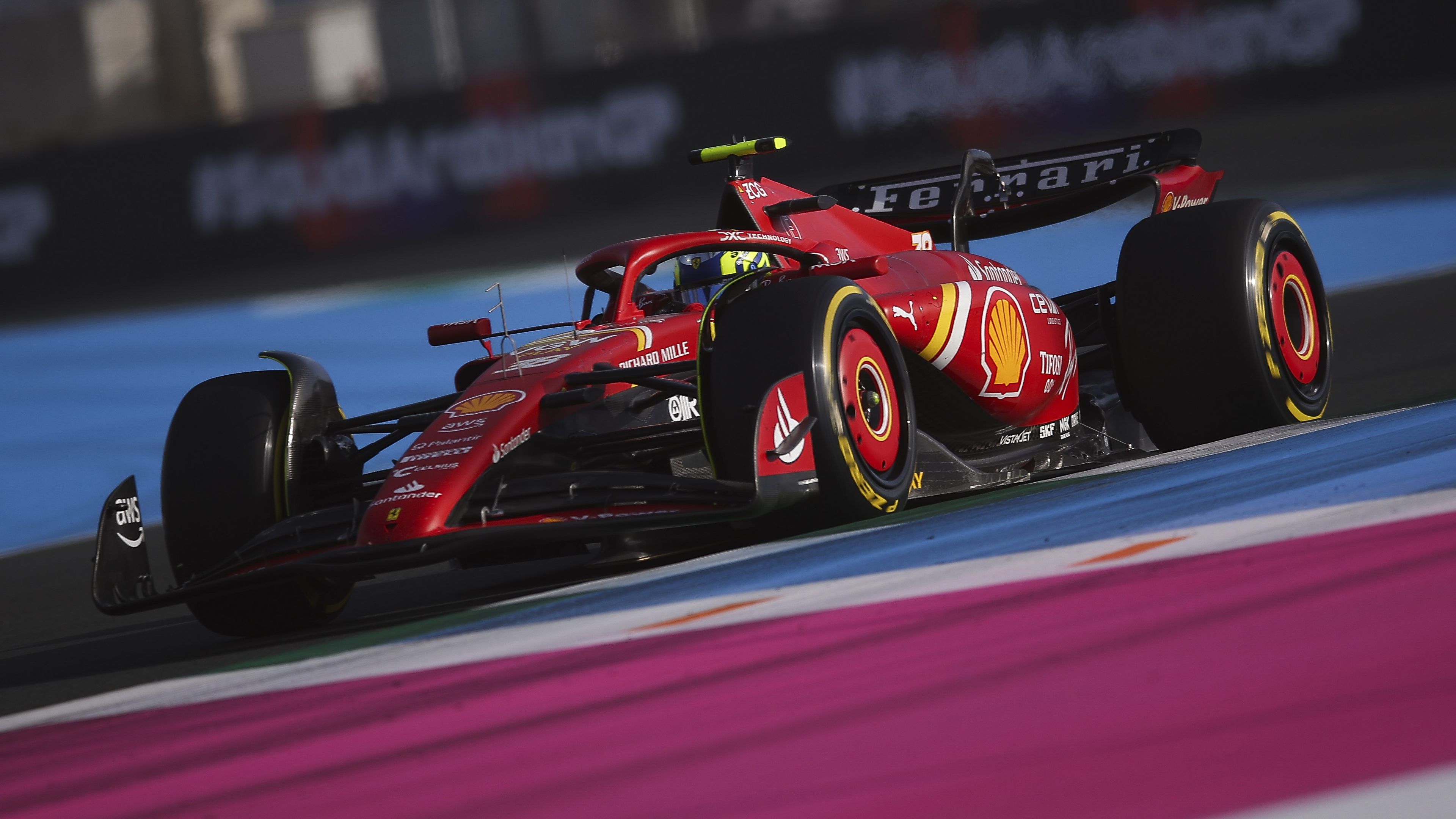 F1-hírek: bemutatkozott a Ferrari 18 éves versenyzője, Verstappené a harmadik szaúdi szabadedzés