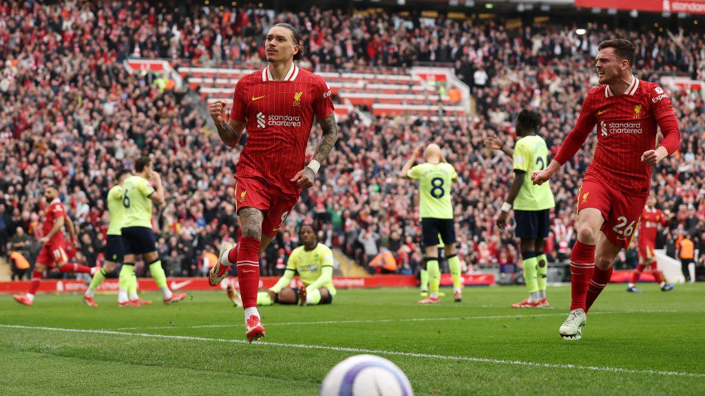 Darwin-díjas fordítás, avagy Nunez és Szalah vezérletével nyert az első az utolsó ellen – jelentés az Anfield Roadról