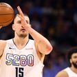 Nikola Jokics történelmet írt: ilyen tripla-dupla még soha nem volt az NBA-ben – videó
