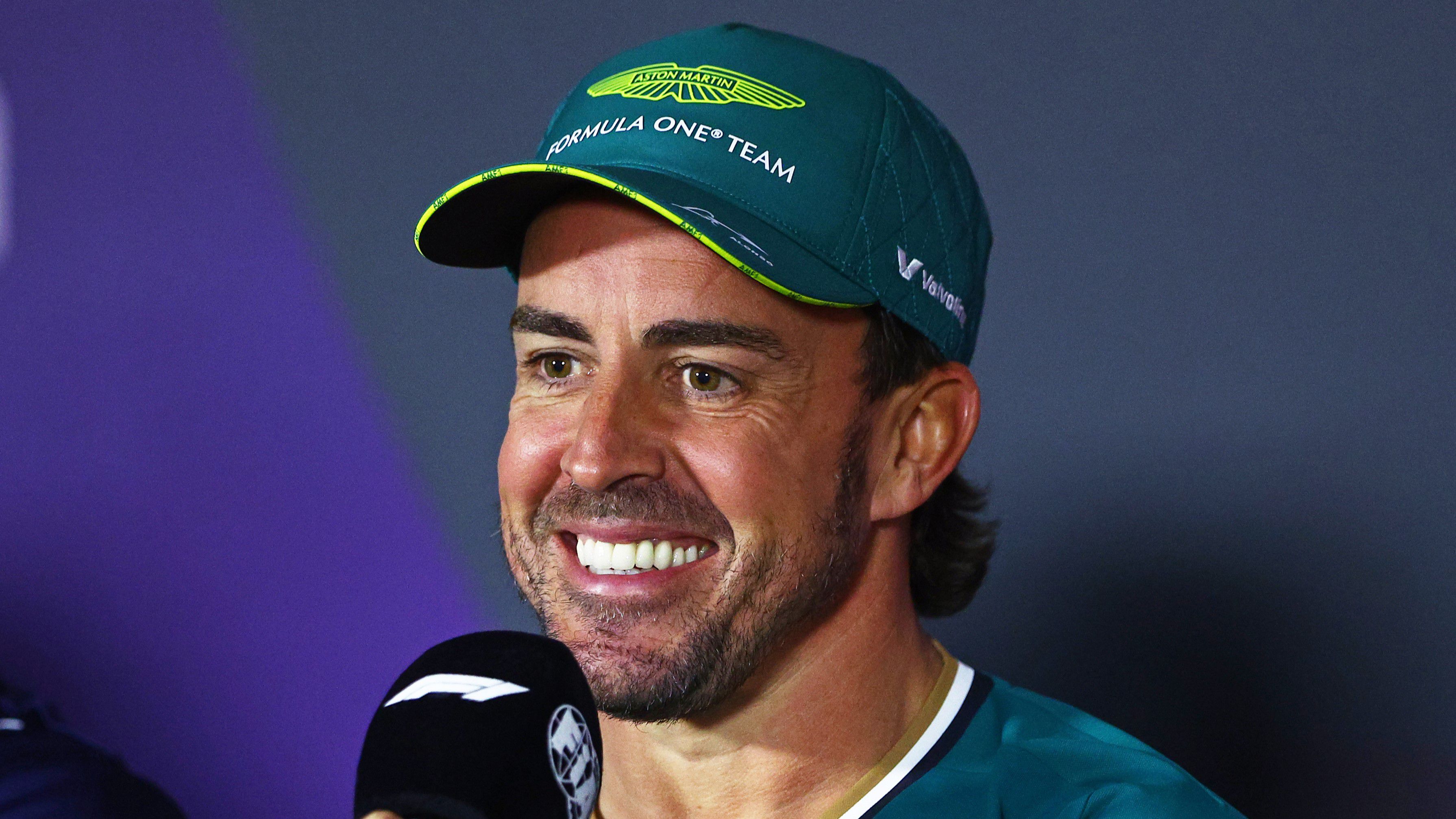 Alonso csípős választ adott a Mercedeses pletykákra