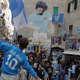 Maradona és a scudetto – megható videóval ünnepli bajnoki címét a Napoli