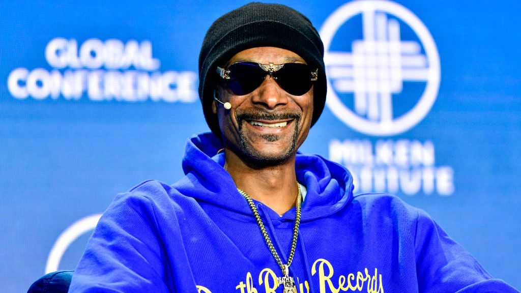 Snoop Dogg és Ryan Reynolds összecsapnak a hokicsapatért