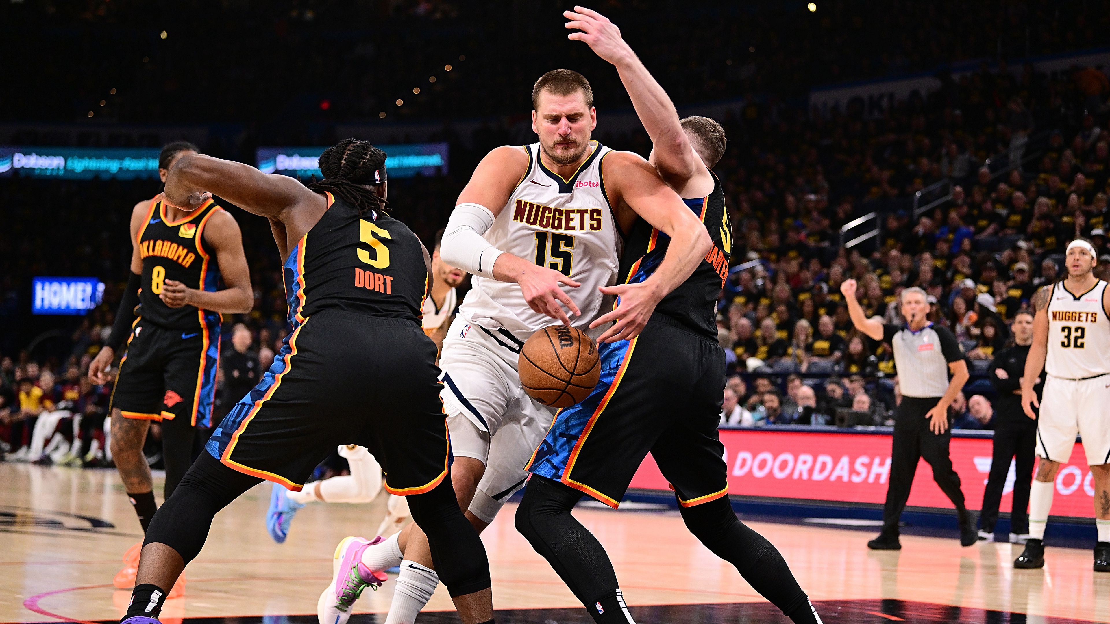 Kiütéssel egyenlített a Thunder, ismét kikapott otthon a címvédő Boston