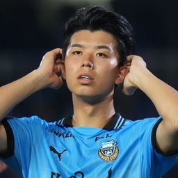 Japán válogatott védőt igazolt a Tottenham