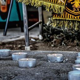 „Példás büntetést a gyilkosoknak és a felelősöknek!” – megszólalt az AEK a halálos késelésről