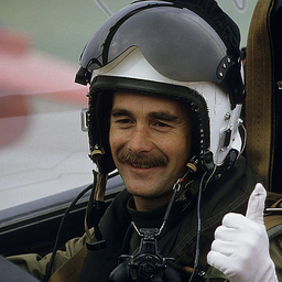 70 éves Nigel Mansell, a legendás Forma-1-es pilóta